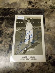 lot 319 image: Warren Hacker Cincinnati Redlegs Autographed Baseball Postcard