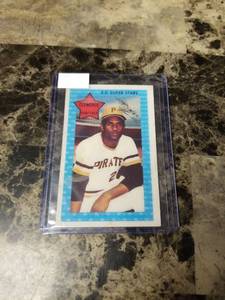lot 331 image: 1972 Kelloggs 3D Roberto Clemente Pittsburgh Pirates Baseball Card