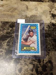lot 333 image: 1972 Kelloggs 3D Bobby Bonds San Francisco Giants Baseball Card
