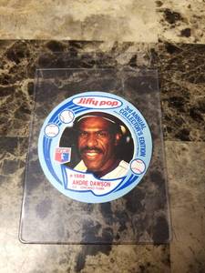 lot 337 image: 1988 Jiffy Pop 3rd Annual Collectors Edition Andre Dawson Chicago Cubs Round Baseball Card