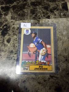 lot 375 image: 1987 Topps Future Stars Bo Jackson Kansas City Royals Rookie Baseball Card