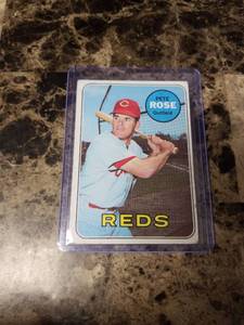 lot 437 image: 1969 Topps Pete Rose Cincinnati Reds Baseball Card