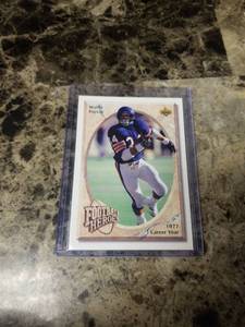 lot 447 image: 1992 Upper Deck Football Heroes Walter Payton Chicago Bears Card