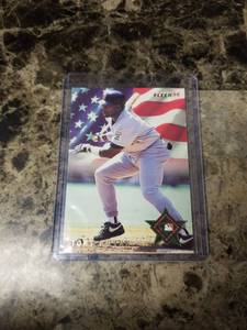 lot 468 image: 1994 Fleer Tony Gwynn San Diego Padres Baseball Card