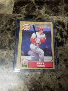lot 474 image: 1987 Topps Pete Rose Cincinnati Reds Baseball Card