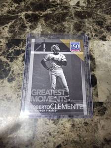 lot 477 image: 2019 Topps Roberto Clemente Pittsburgh Pirates Baseball Card