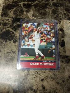 lot 522 image: 2001 Topps Mark McGwire St. Louis Cardinals Baseball Card