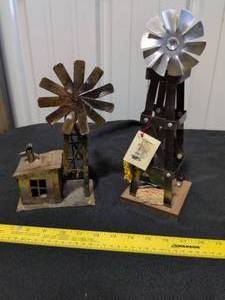 lot 28 image: Decorative Metal Windmill Decor