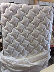 lot 56 image: Denver Mattress Supreme Euro Top Queen