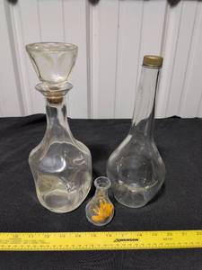 lot 91 image: Clear Glass Decanters