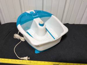 lot 93 image: Conair Foot Bath Spa with Heat and Bubbles