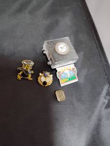 lot 108 image: Collection of Yellowstone and Bowling Pins