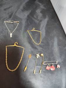 lot 116 image: Mixed Jewelry Lot - Gold Tone Chains and Pins Collection