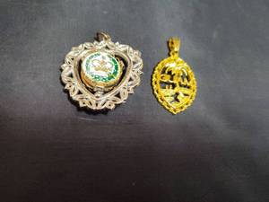 lot 124 image: Decorative Filigree Medallion Pendant Set