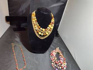 lot 126 image: Fashion Necklace Collection - 3 Piece Set