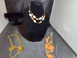 lot 129 image: Fashion Statement Necklace Set - Coral and Gold