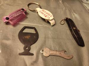 lot 147 image: Goebel Liquor Store Keys and Bottle Opener Set