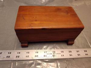 lot 162 image: Wooden Trinket Box with Decorative Feet