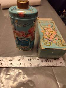 lot 164 image: 1977 California Perfume Co. Trailing Arbutus Talc