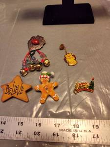 lot 172 image: Christmas Ornament Collection with Gingerbread Decorations