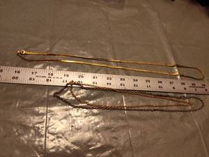 lot 182 image: Gold Chain Necklace Set