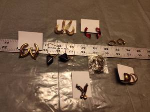 lot 185 image: Costume jewelry earrings