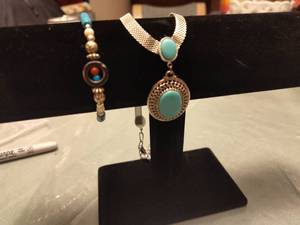 lot 197 image: Necklace and a bracelet