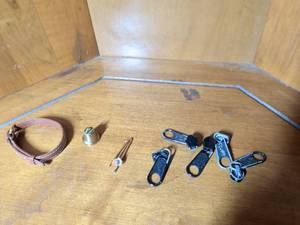 lot 224 image: Assorted gadgets