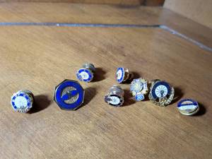 lot 273 image: Eagles of Foreign Wars Service Pins Collection