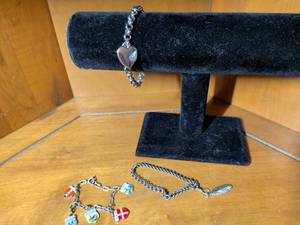 lot 295 image: European Travel Charm Bracelet with Heart