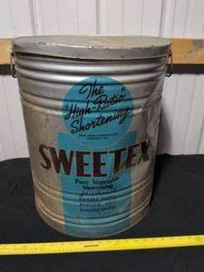 lot 27 image: Sweetex Shortening Large Commercial Tin