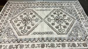 lot 2009 image: Threshold 7x10 Area Rug.