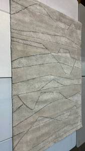 lot 2046 image: Threshold Ivory Texture 5x7 Area Rug.