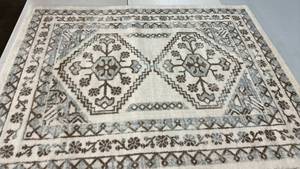 lot 2053 image: Threshold Cream 48x66 Area Rug.