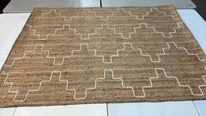 lot 2059 image: Threshold Ivory Braided 5x7 Area Rug.