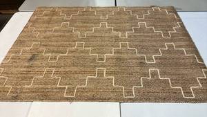lot 2062 image: Threshold Ivory Braided 5x7 Area Rug.
