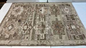 lot 2065 image: Threshold Brown 5x7 Area Rug.