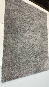 lot 2075 image: Room Essentials Gray Shag 4x56 Area Rug.