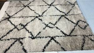 lot 2082 image: Project 62 5x7 Annenberg Eyelash Shag Area Rug.