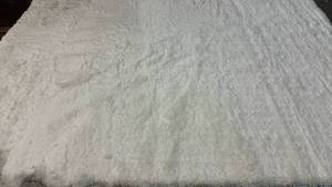 lot 2092 image: Room Essentials Cream Shag 7x10 Area Rug.