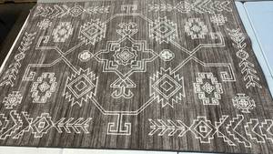 lot 2093 image: Threshold Gray 5x7 Area Rug.