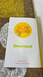 lot 3006 image: Sun Squad Summer Vibes Outdoor Doormat
