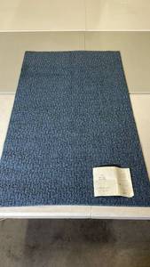 lot 3020 image: Threshold Washable Accent Rug 30x46 Blue