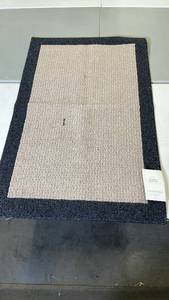 lot 3021 image: Threshold 30x46 Washable Accent Rug Beige Navy Border