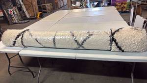 lot 8015 image: Threshold 8x10 Black and White Eyelash Shag Area Rug