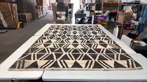 lot 8025 image: Threshold 7x10 Geometric Pattern Area Rug Black and Cream