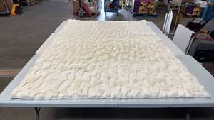 lot 8042 image: Sculpted Bunny-50 5x7 Area Rug Snow White