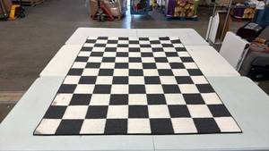 lot 8045 image: Room Essentials Checkerboard Area Rug 48x66 inches