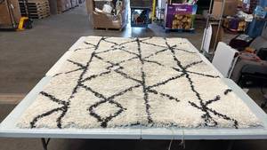 lot 8051 image: Project 62 5x7 Annenberg Eyelash Shag Area Rug