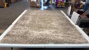 lot 8052 image: Threshold 5x7 Oatmeal Eyelash Shag Area Rug
